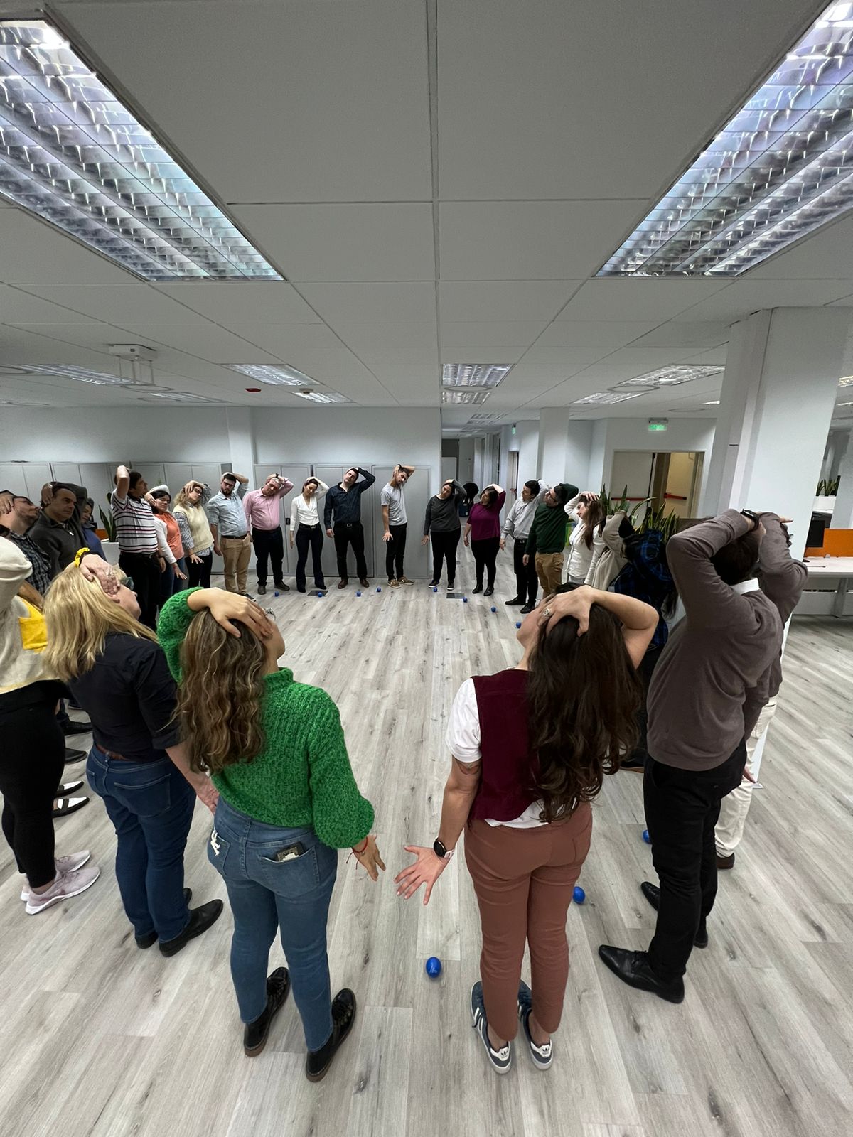 Taller de pausa activa con el equipo de una empresa